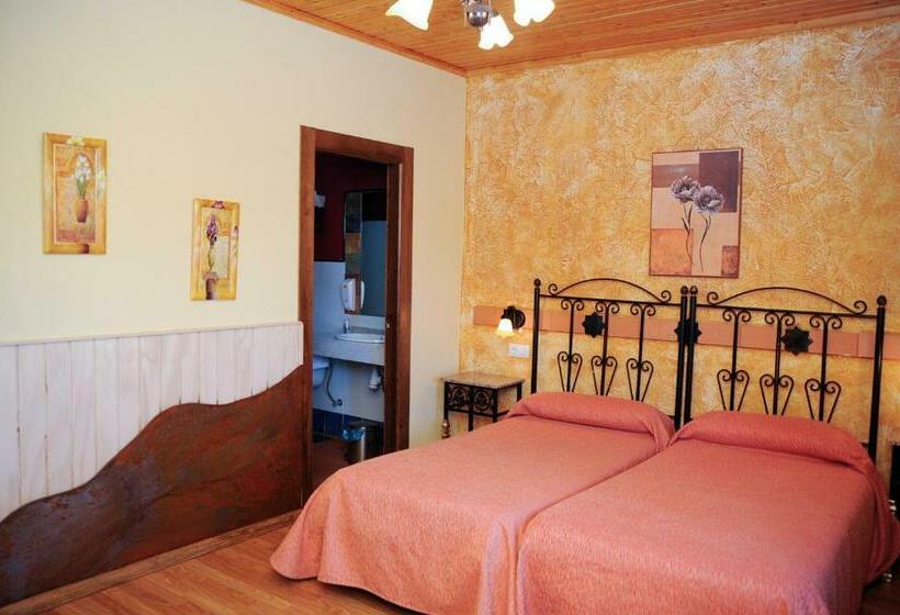 غرفة قياسية, Rural Restaurante Los Rosales