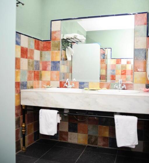 جناح, Rural Restaurante Los Rosales