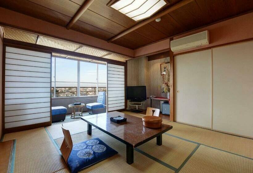 バス共有のスタンダードルーム, Suisenkaku