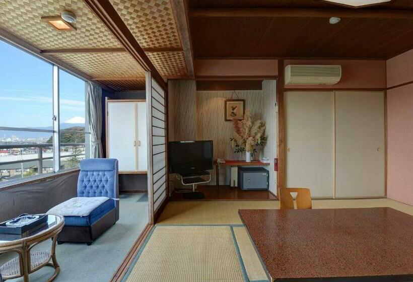 バス共有のスタンダードルーム, Suisenkaku