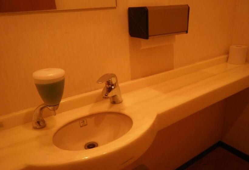 غرفة قياسية, Kakiya Ryokan