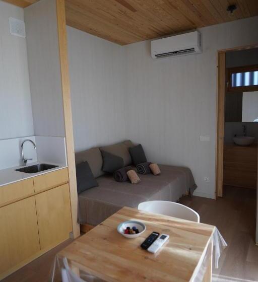 디럭스 스튜디오, Alfacs Village