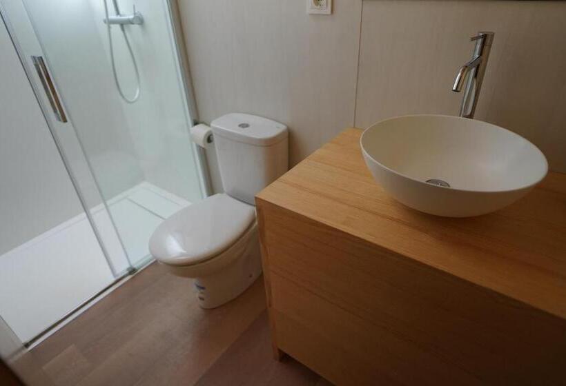 디럭스 방갈로, Alfacs Village