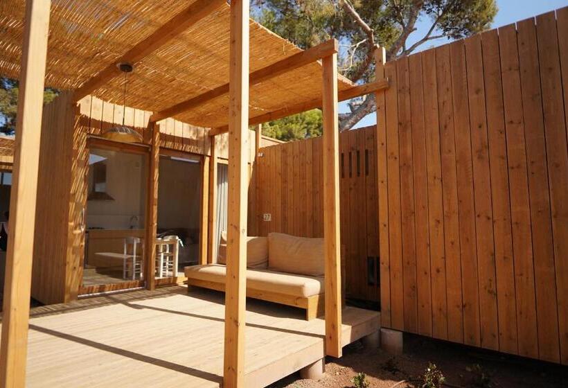 디럭스 방갈로, Alfacs Village