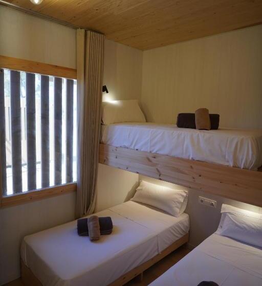 디럭스 방갈로, Alfacs Village