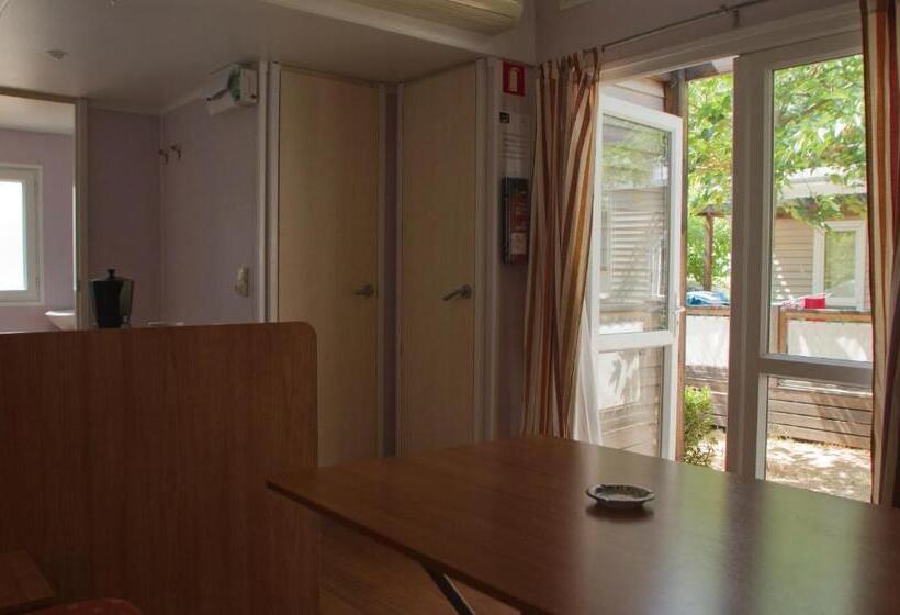 스탠다드 방갈로, Alfacs Village