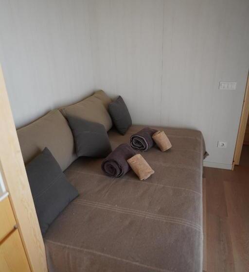 디럭스 스튜디오, Alfacs Village