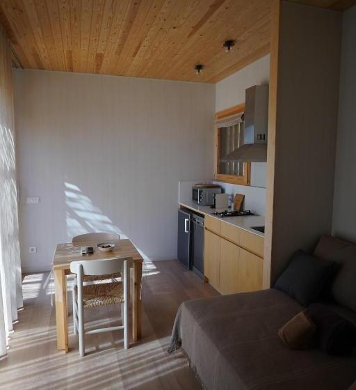 디럭스 스튜디오, Alfacs Village