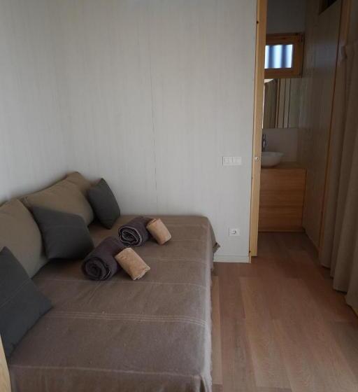 디럭스 스튜디오, Alfacs Village