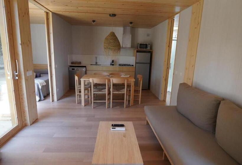 디럭스 방갈로, Alfacs Village