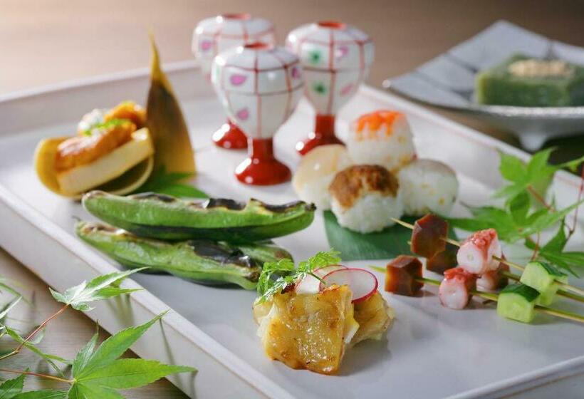 高级大房间, Hayamakan