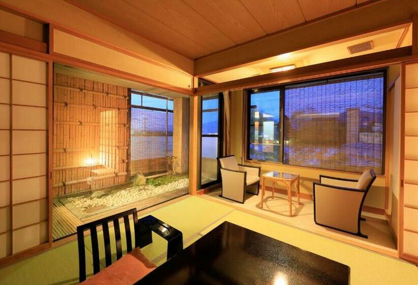 标准间, Hayamakan