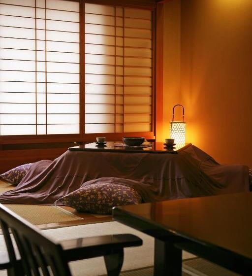 高级三人间, Hayamakan