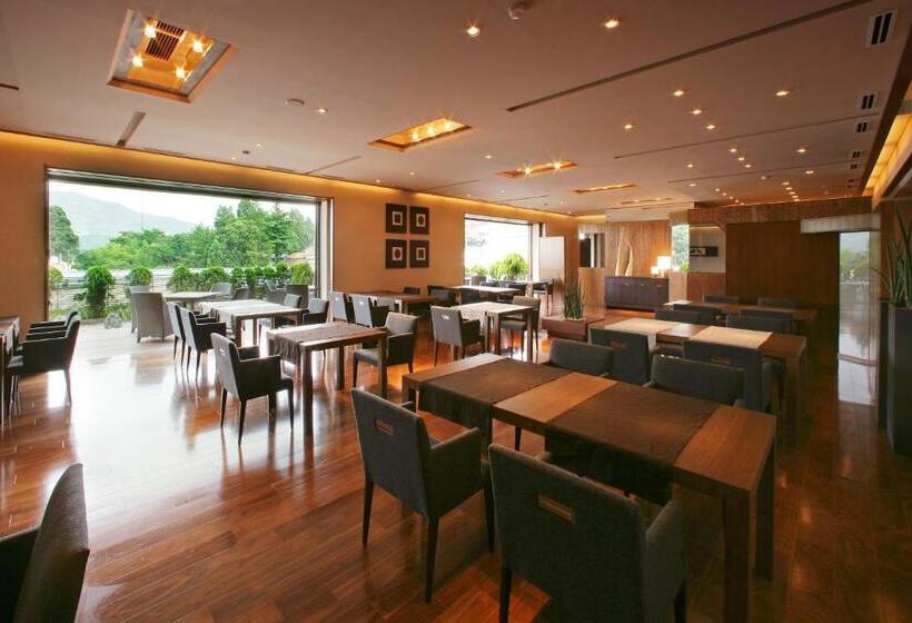 标准三人间, Hayamakan