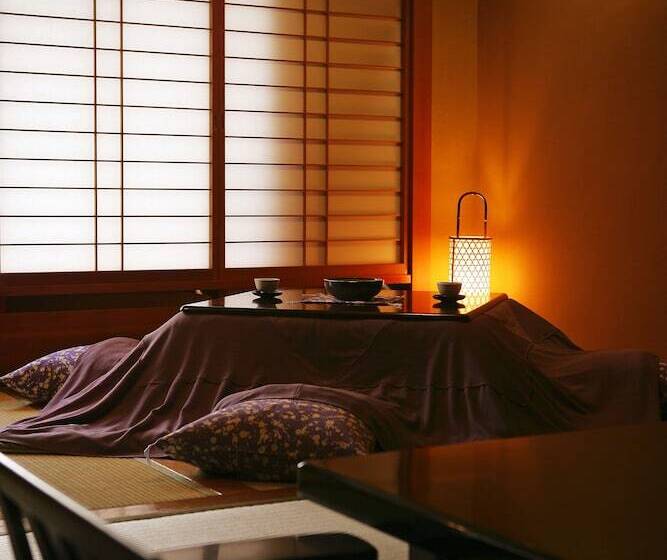 高级三人间, Hayamakan