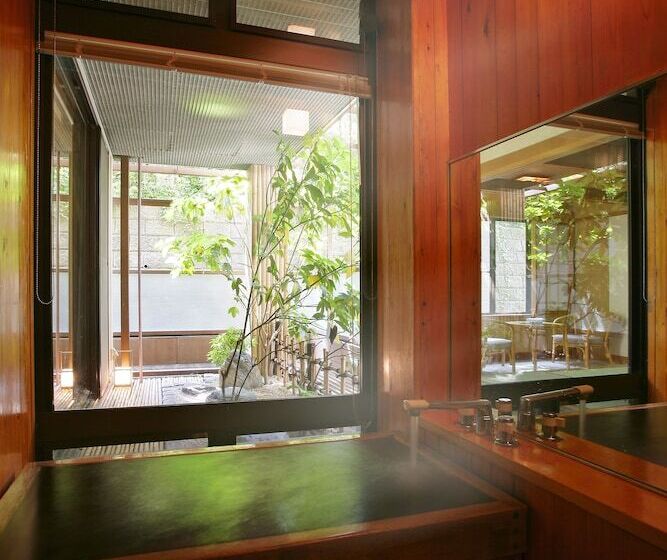 标准间, Hayamakan