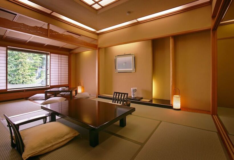 四人高级间, Hayamakan