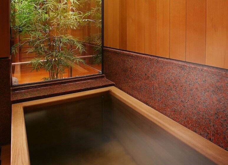 四人高级间, Hayamakan