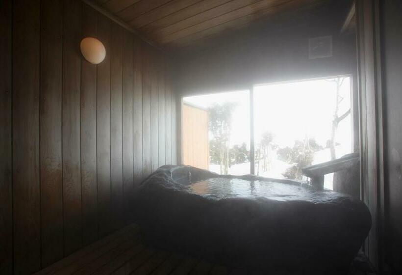 جناح مزوَّد بشرفة, Meigetsuso