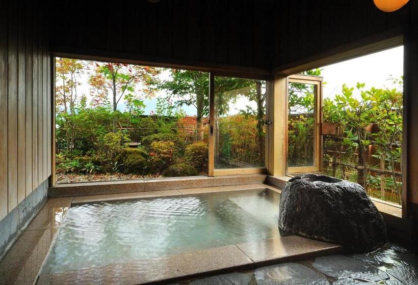 جناح ذو إطلالة, Meigetsuso