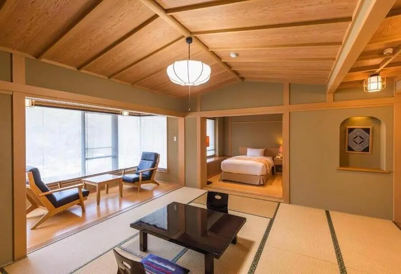 Premium Neljän Hengen Huone, Tsuta Onsen Ryokan