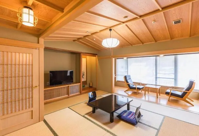 Premium Neljän Hengen Huone, Tsuta Onsen Ryokan