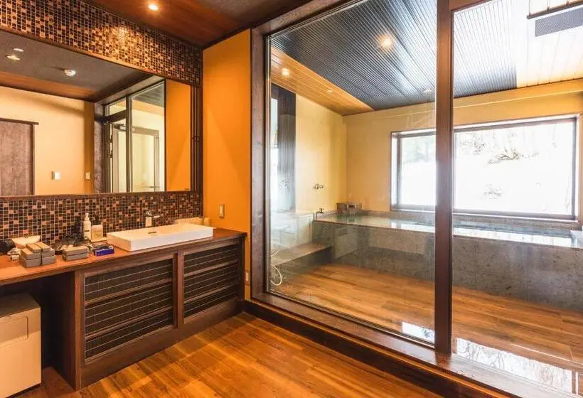 Juniorsviitti, Tsuta Onsen Ryokan