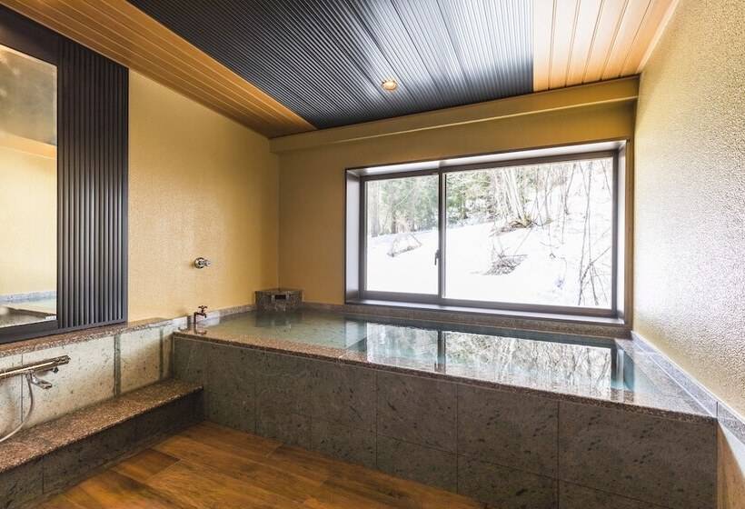 Номер Стандарт, Tsuta Onsen Ryokan