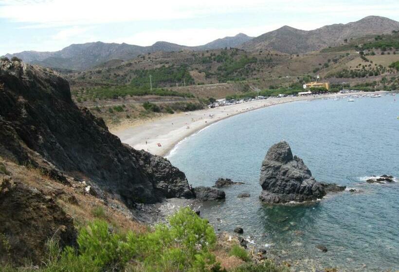 מיטה בחדר משותף, Alberg Costa Brava