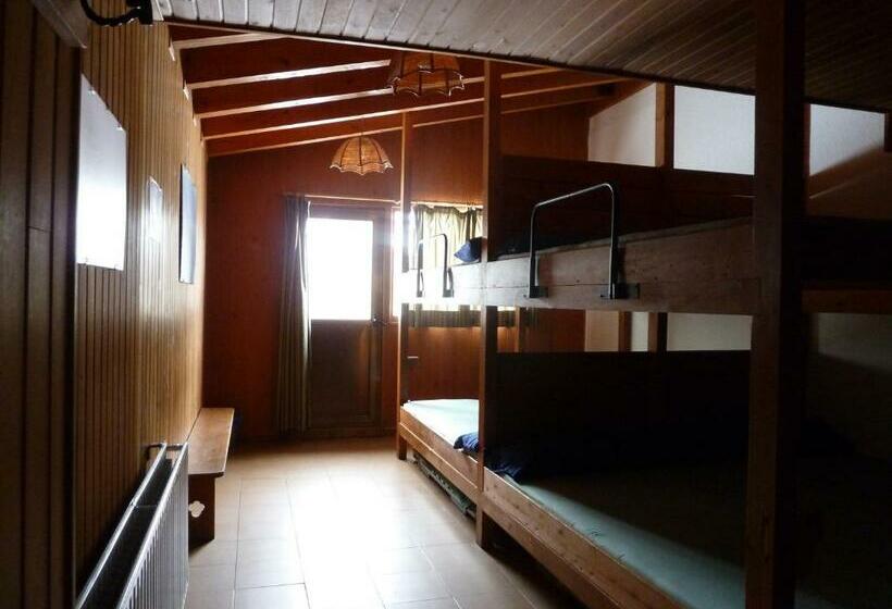 מיטה בחדר משותף, Albergue El Aguila