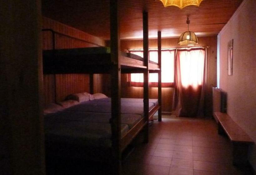 מיטה בחדר משותף, Albergue El Aguila