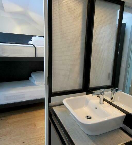 غرفة قياسية رباعية, H Complutum