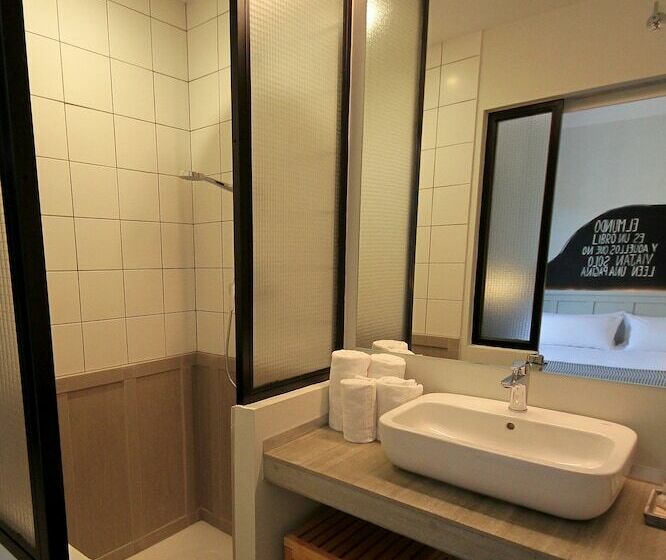 غرفة قياسية, H Complutum