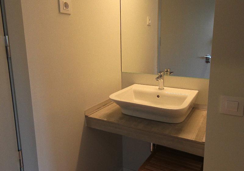 غرفة قياسية رباعية, H Complutum