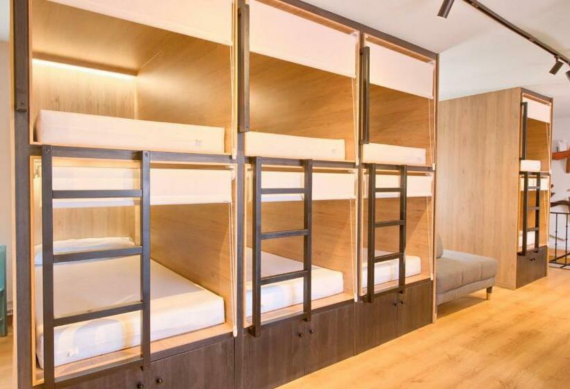 共用房间的床, Albergue Lamorena