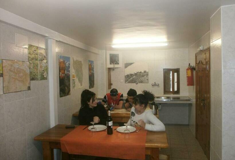 اتاق استاندارد چهار تخته, Refugio Lucien Briet