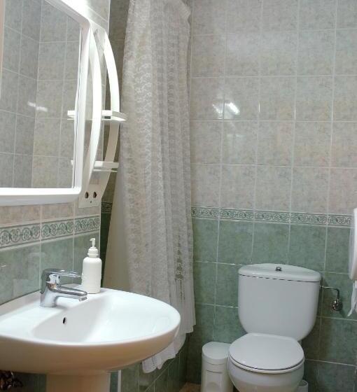 اتاق استاندارد چهار تخته, Refugio Lucien Briet