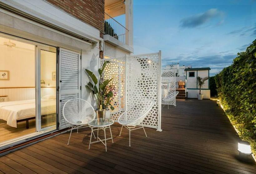 Номер Стандарт, Antonio's House