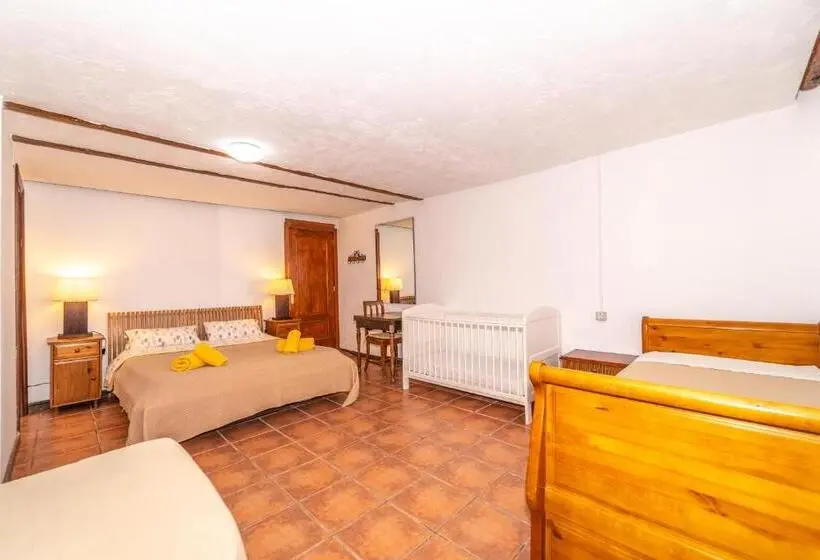 Perhehuone, Casa Giuliana