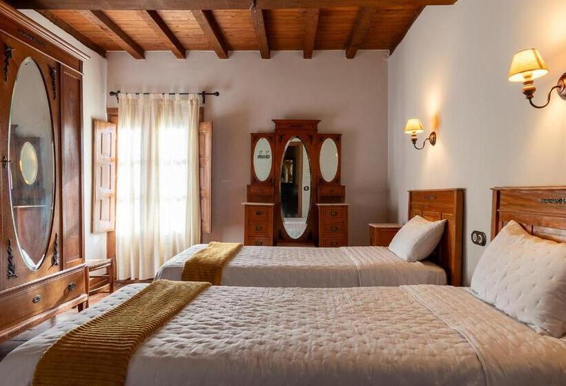 غرفة قياسية مزوَّدة بشُرفة, Casa Rural La Fuente Del Jerte