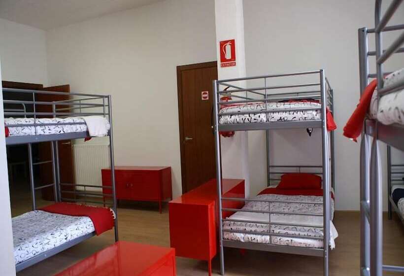 מיטה בחדר משותף, Grelo Hostel
