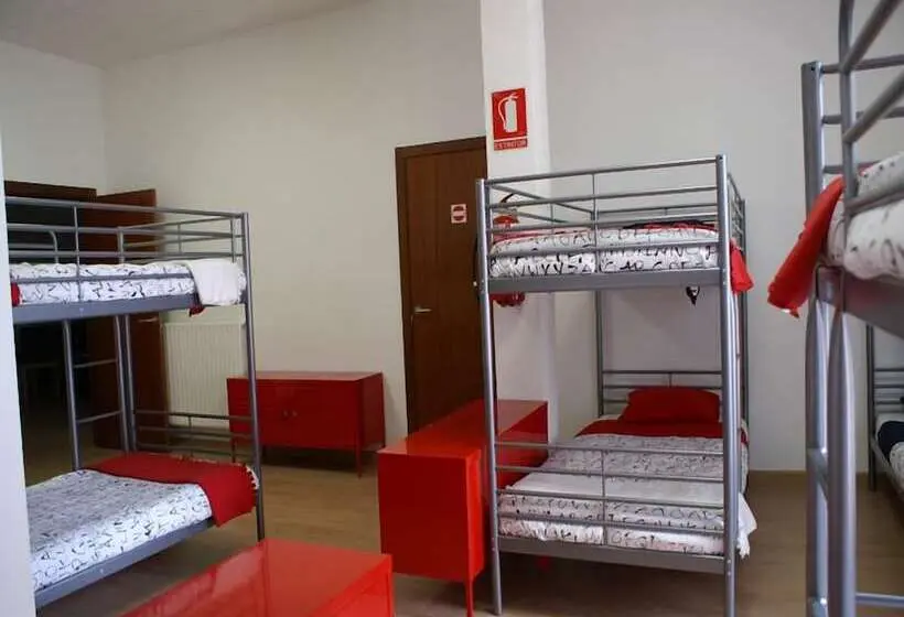 تختخواب در اتاق مشترک, Grelo Hostel
