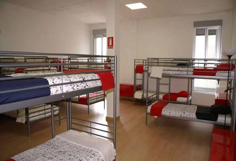 تختخواب در اتاق مشترک, Grelo Hostel