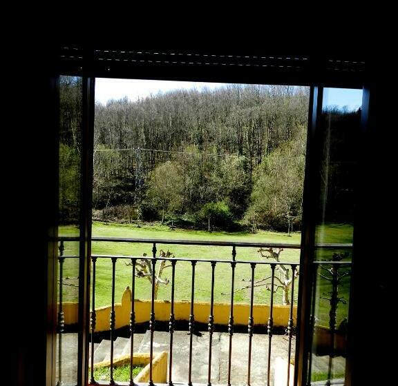 اتاق خانوادگی, Hostel El Lago, Caceres