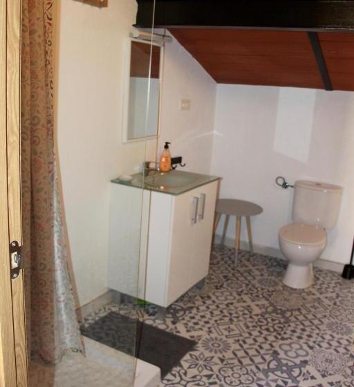 استودیوی استاندارد, Hostel El Lago, Caceres