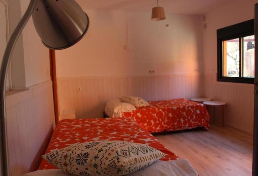 استودیوی استاندارد, Hostel El Lago, Caceres