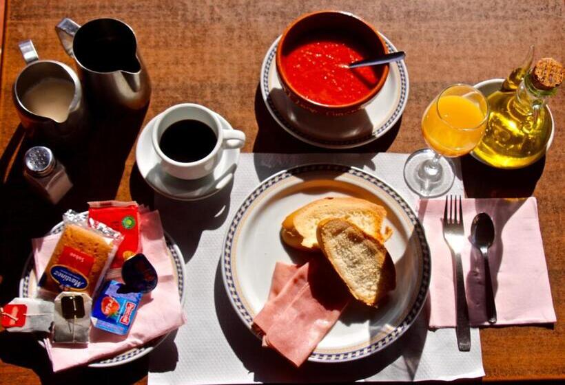 اتاق اکونومی, Hostel El Lago, Caceres