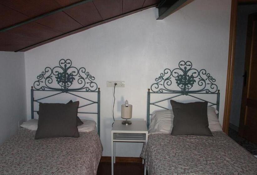 Апартаменты 1 Спальня, Hostel El Lago, Caceres