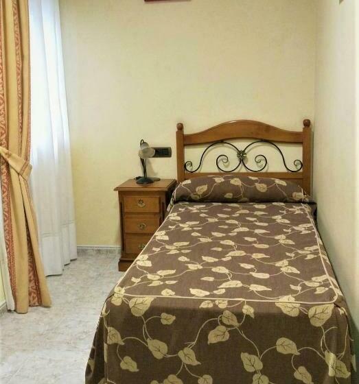 غرفة قياسية فردية, Beatriz