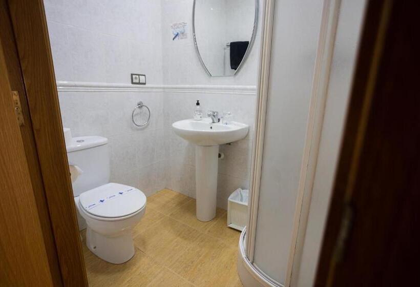 غرفة قياسية فردية, Beatriz